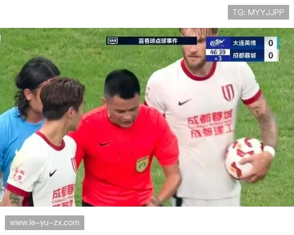 赛事判罚惹争议 现场决定引发热议 赛事判罚惹争议 现场决定引发热议